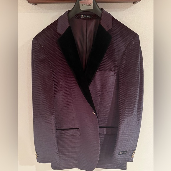 Burgundy men’s slim fit jacket velvet